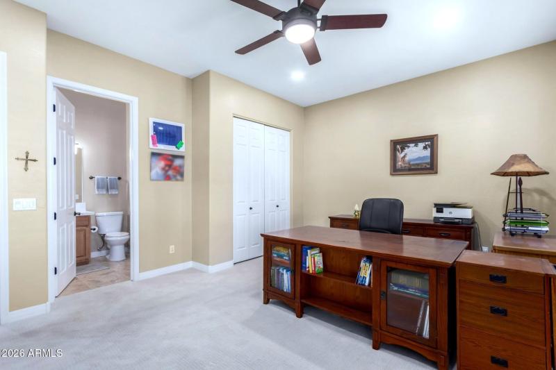 2nd Master with ensuite bathroom