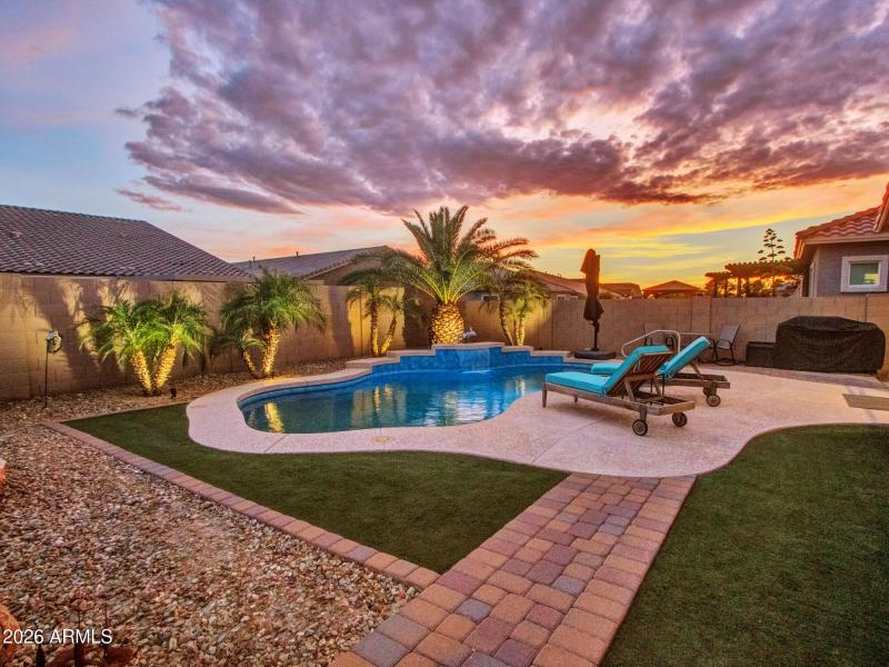 02-Evening_Backyard-and-Pool-(1)