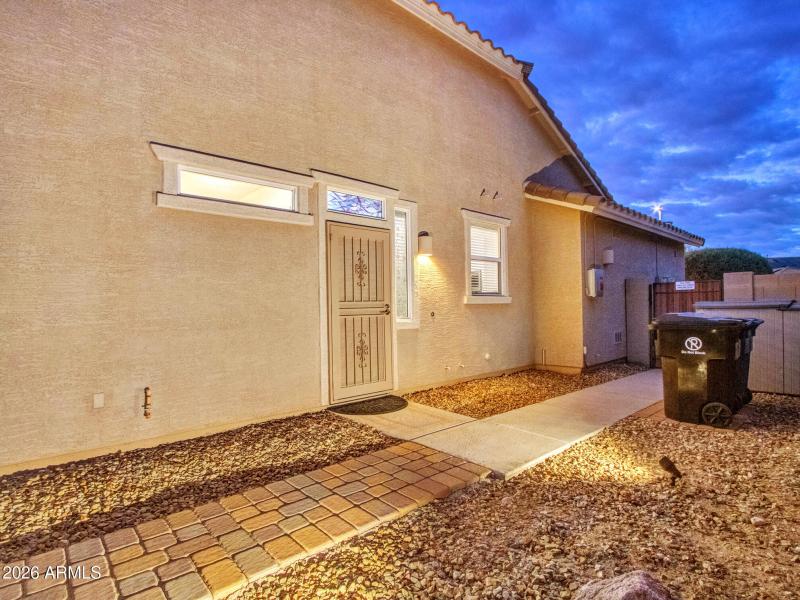 03-Evening_Side-yard-Casita-Entrance-(2)