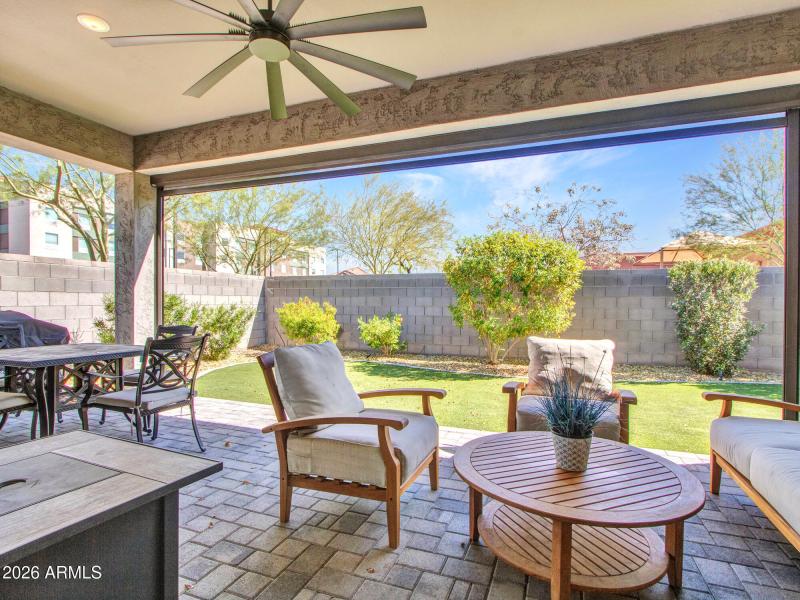 11-Back-patio-and-yard-(1)