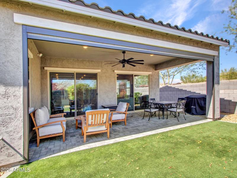 11-Back-patio-and-yard-(6)