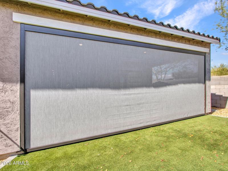 11-Back-patio-and-yard-(8)