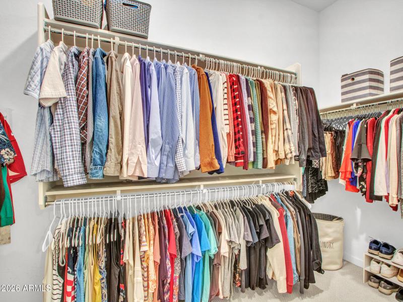 12-Primary-bedroom-(7)