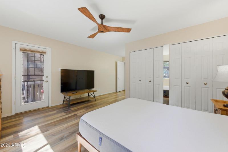 20-Primary Bedroom (2)