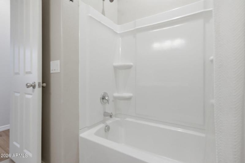 20-web-or-mls-16640 E Jean Dr-20