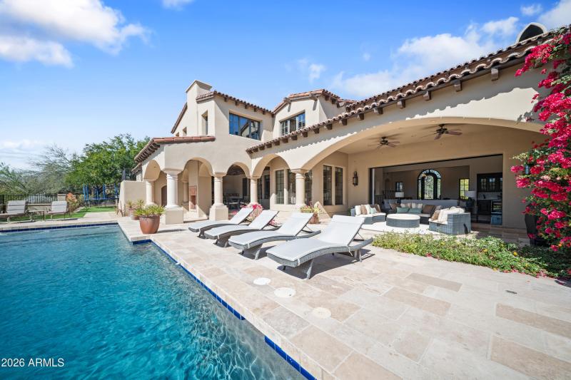 Breathtaking Backyard Paradise