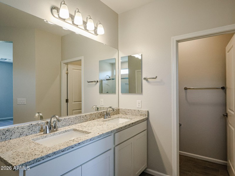 16_Lanner-Superstition-Vistas_Apache-Jun