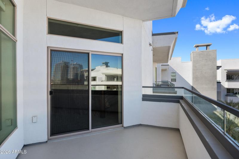 945 E Playa Del Norte Dr #5016-26