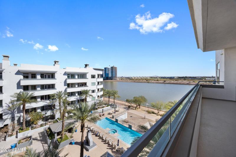 945 E Playa Del Norte Dr #5016-27