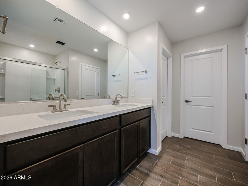 29_Oak-Manzanita-at-Teravalis_Buckeye_Ho