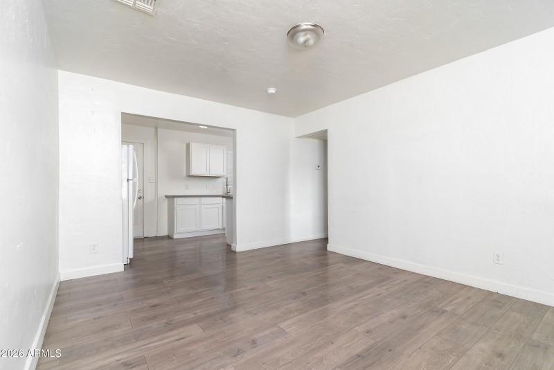 2142_Taylor_MLS_0003