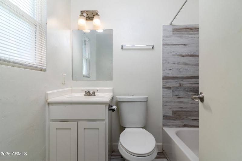 2142_Taylor_MLS_0008