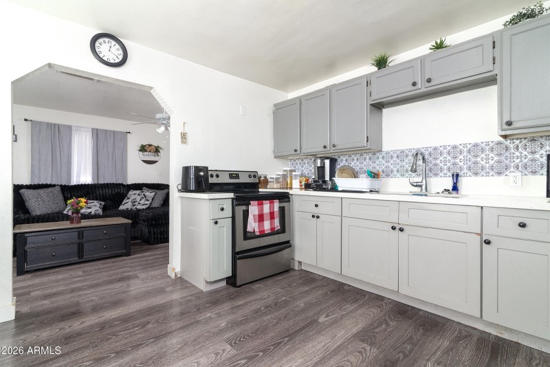 2142_Taylor_MLS_0016