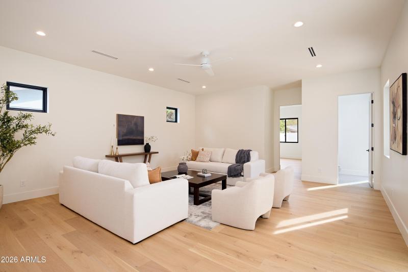 PropertyImageCo_2901EPiersonSt_WEB_9