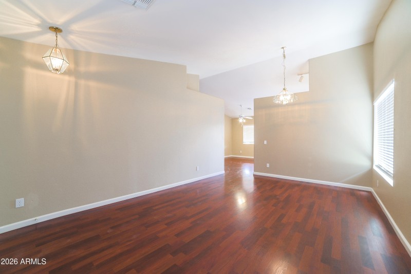 1006789.16118 W BUCHANAN ST - Living Roo