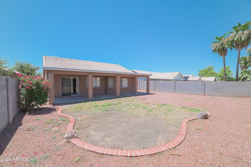 1006789.16118 W BUCHANAN ST - Rear View