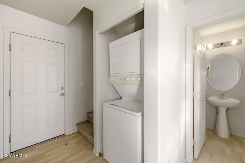 1975VillageDr-ShowLowAZ-9