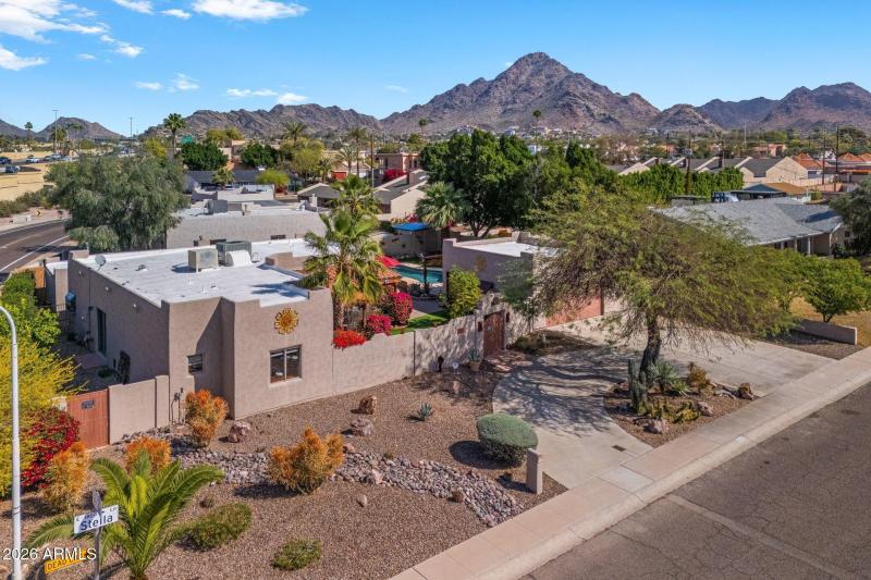 Piestewa Peak in the Background
