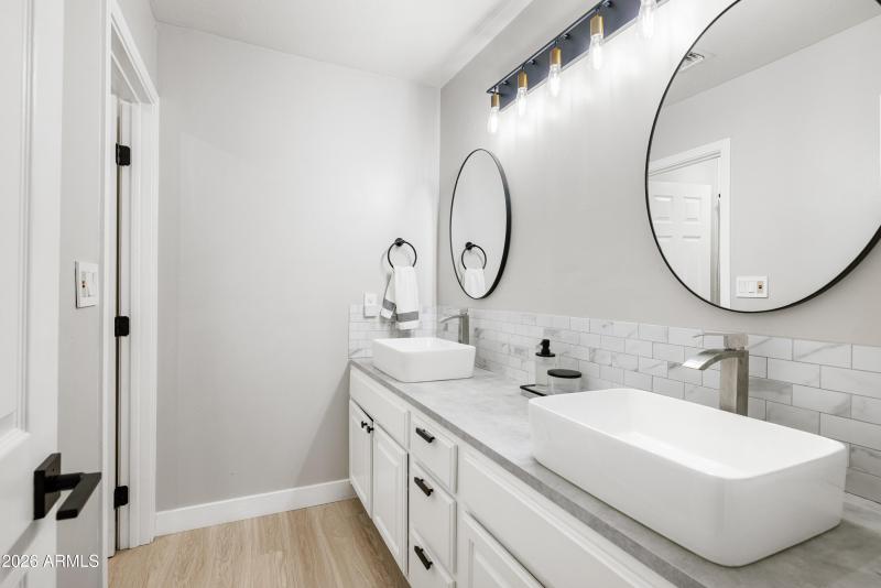 Guest_Bathroom_Photo_1