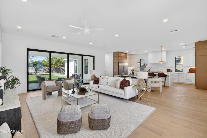 7-web-or-mls-346818 N 13th St