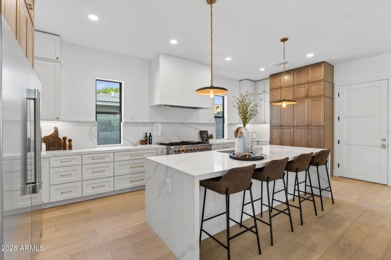 14-web-or-mls-446818 N 13th St