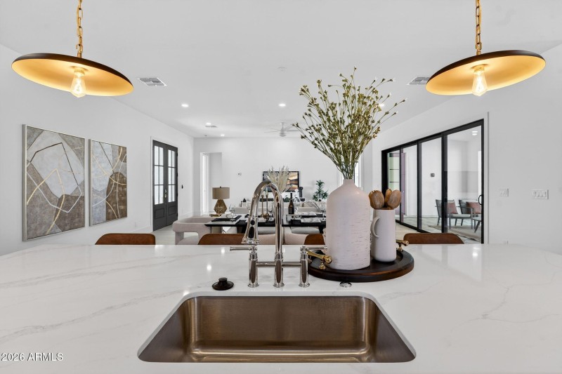 20-web-or-mls-506818 N 13th St