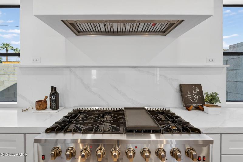 21-web-or-mls-496818 N 13th St