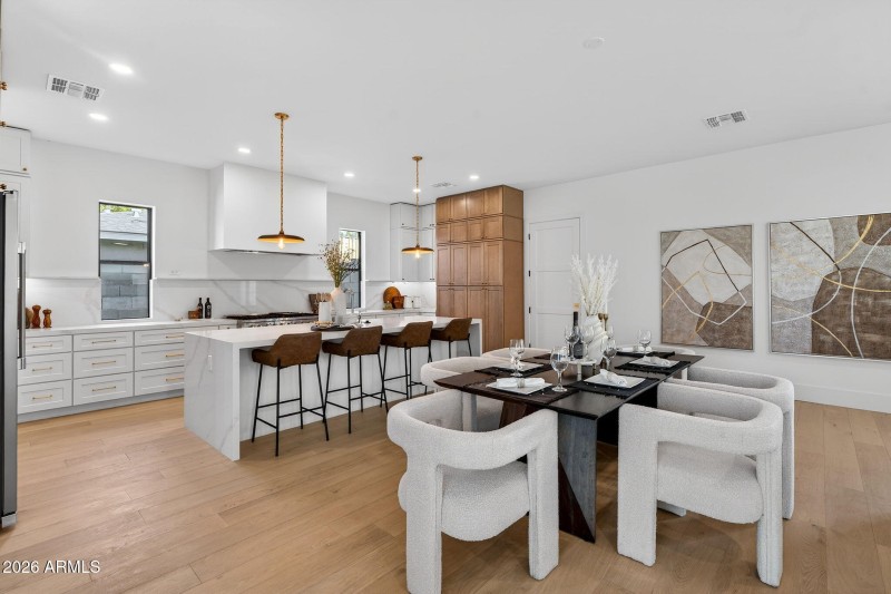 24-web-or-mls-406818 N 13th St