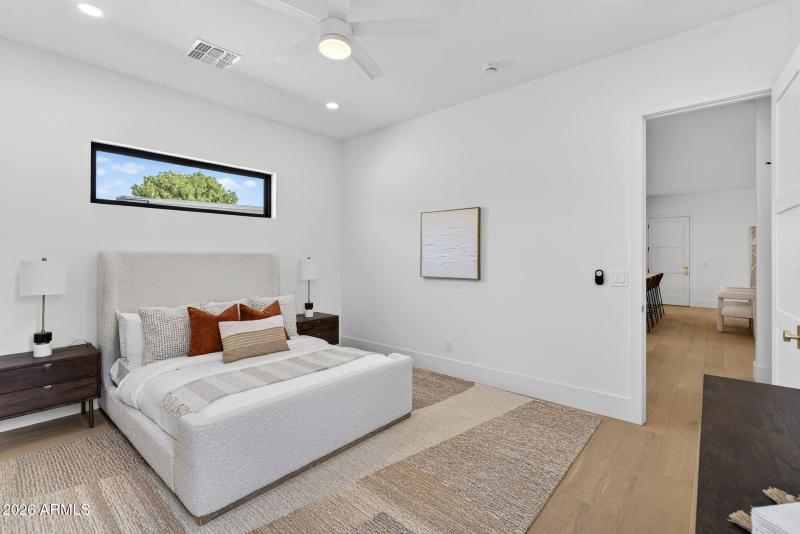 27-web-or-mls-226818 N 13th St