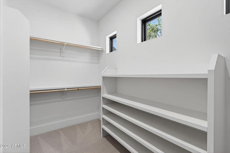 38-web-or-mls-316818 N 13th St