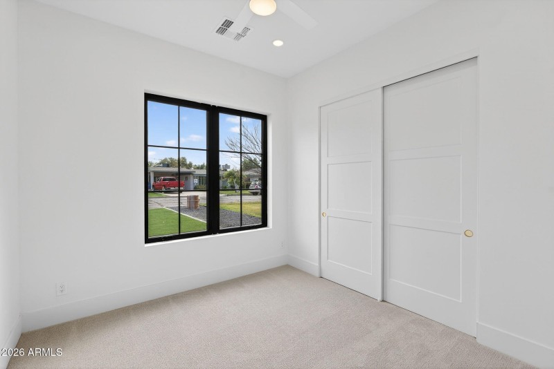 45-web-or-mls-076818 N 13th St