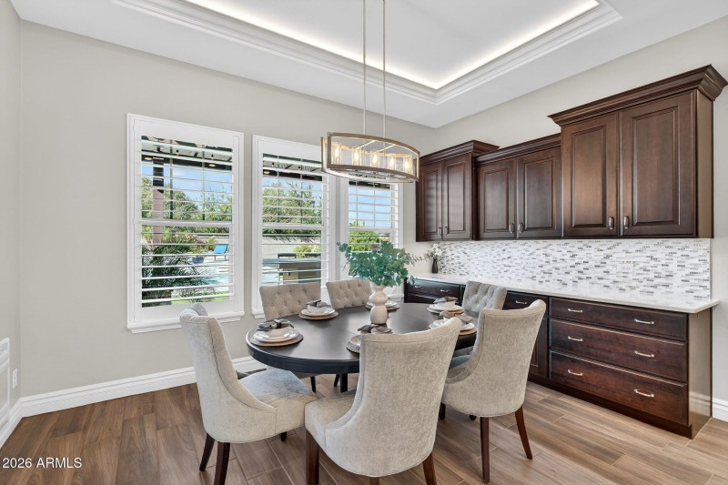 27-web-or-mls-58E Mead Dr