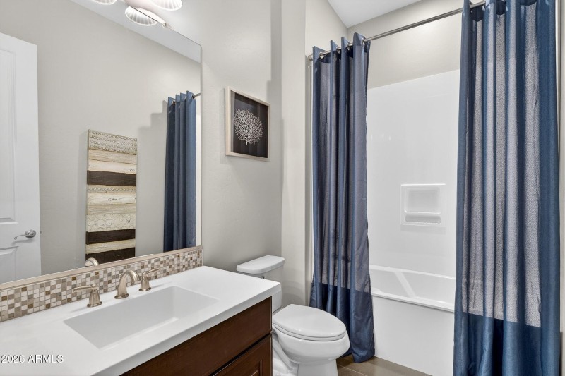 53-web-or-mls-46E Mead Dr