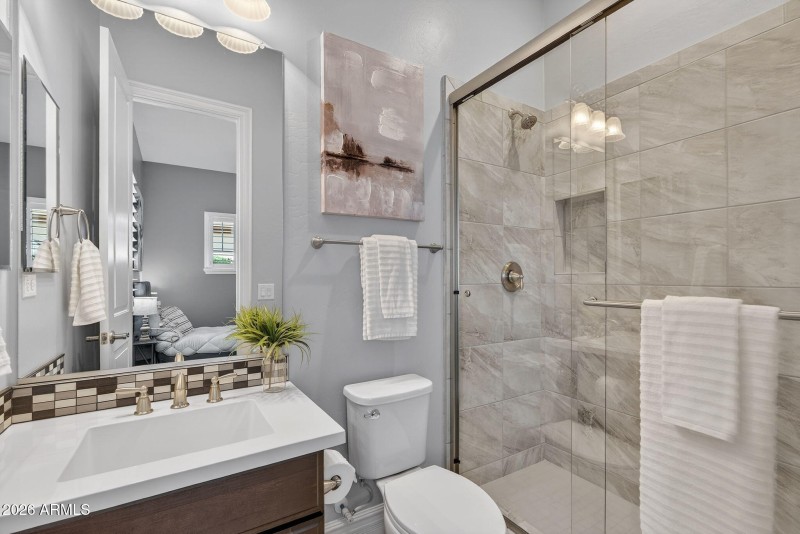 55-web-or-mls-28E Mead Dr