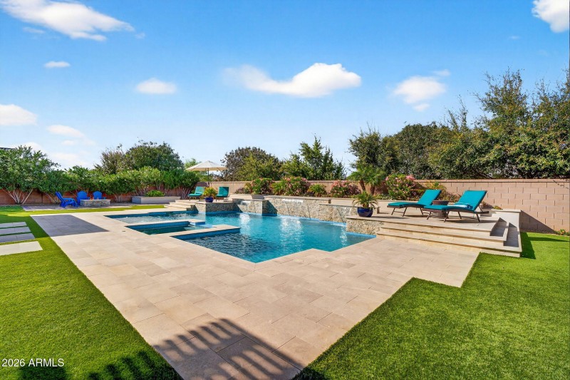 73-web-or-mls-61E Mead Dr