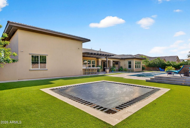 74-web-or-mls-62E Mead Dr