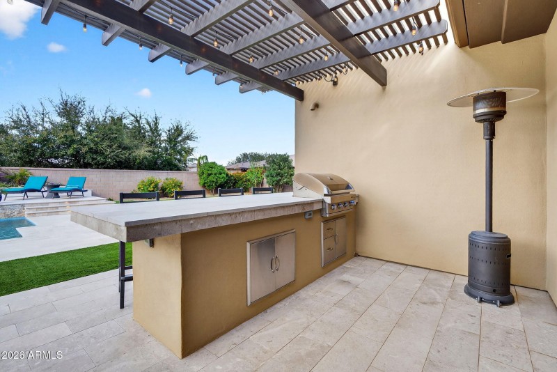 78-web-or-mls-72E Mead Dr