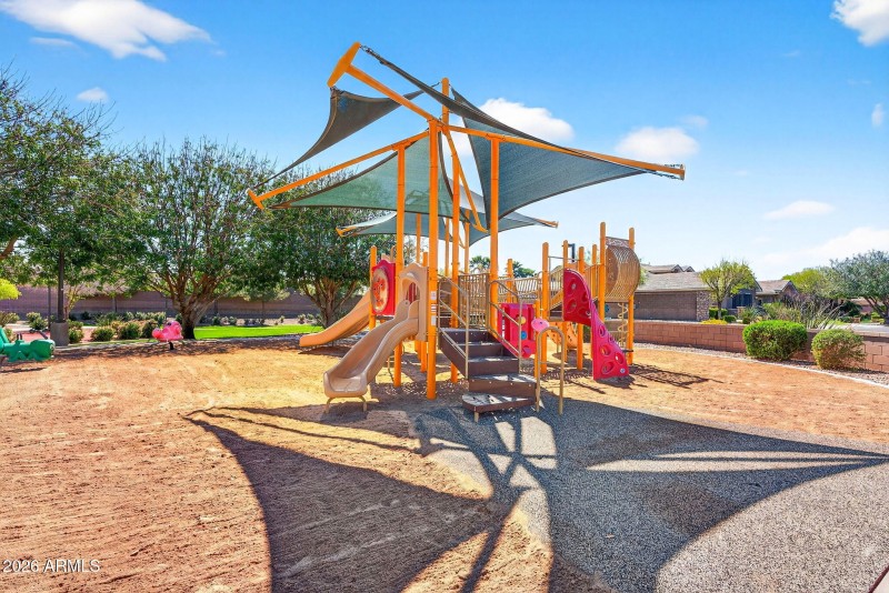 100-web-or-mls-10E Mead Dr