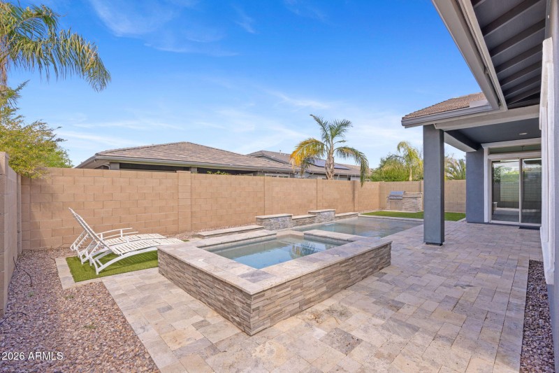 43-web-or-mls-2860-e-pinto-dr