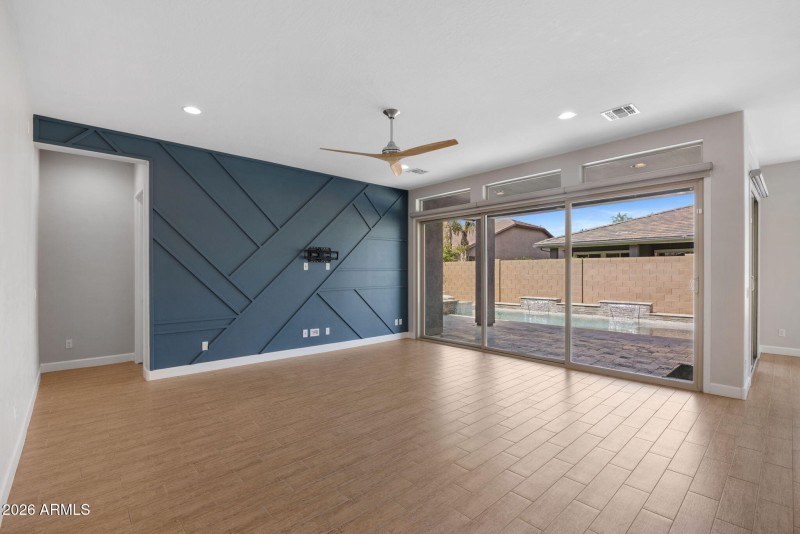 8-web-or-mls-2860-e-pinto-dr