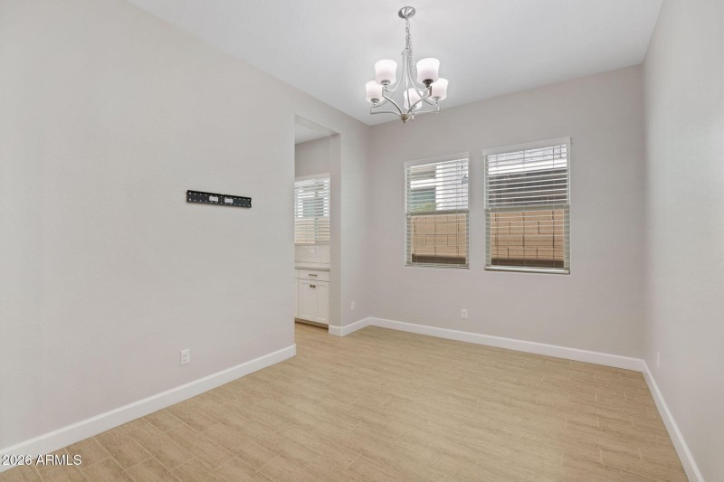 6-web-or-mls-2860-e-pinto-dr