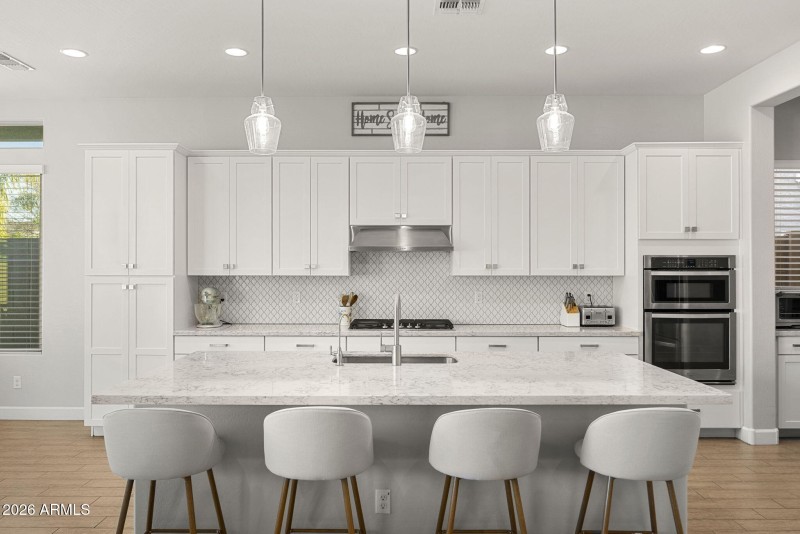 12-web-or-mls-2860-e-pinto-dr