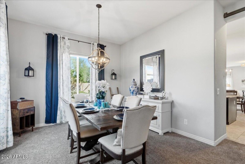 11-2486 E Lindrick Dr_RedHogMedia