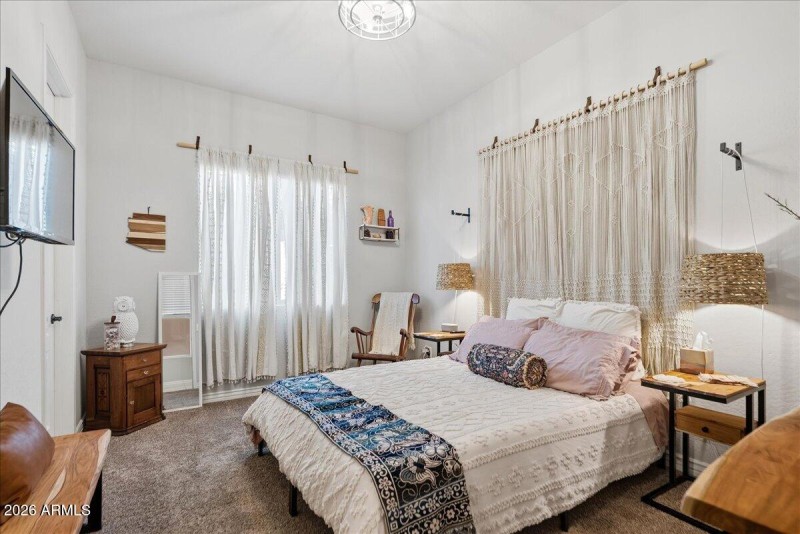 27-2486 E Lindrick Dr_RedHogMedia