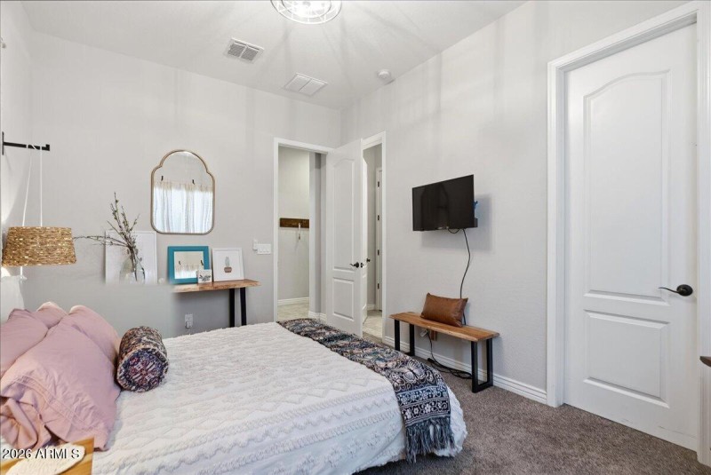 28-2486 E Lindrick Dr_RedHogMedia