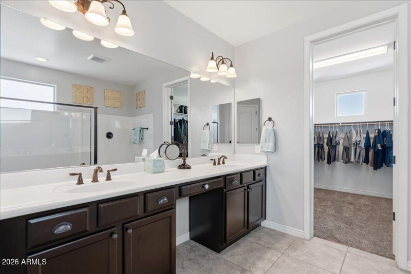 35-2486 E Lindrick Dr_RedHogMedia