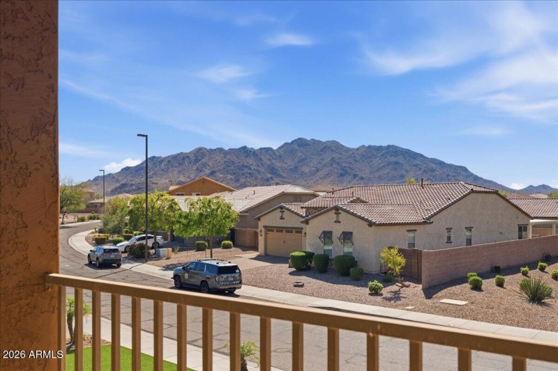 40-2486 E Lindrick Dr_RedHogMedia