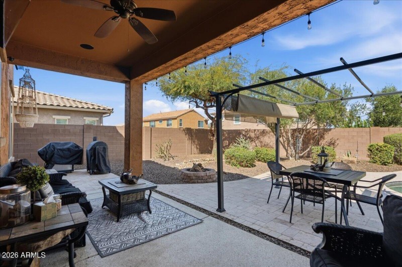 56-2486 E Lindrick Dr_RedHogMedia