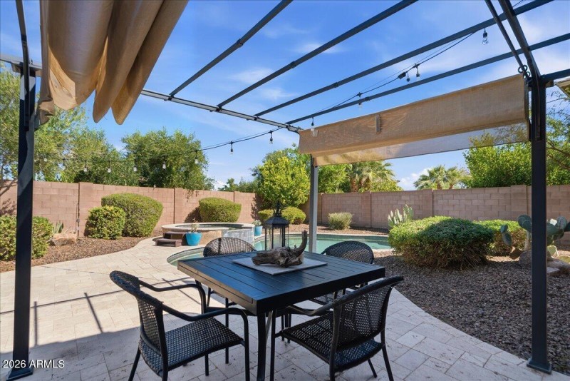 60-2486 E Lindrick Dr_RedHogMedia