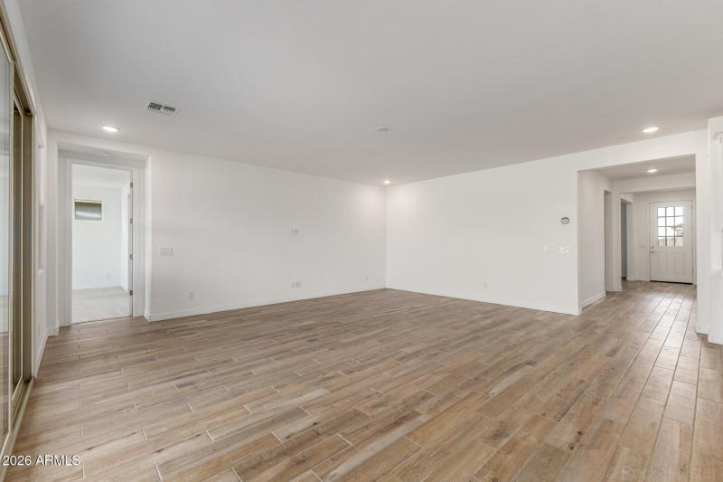 PHX_TV_Lot2013_Apple_17458_Greatroom (2)